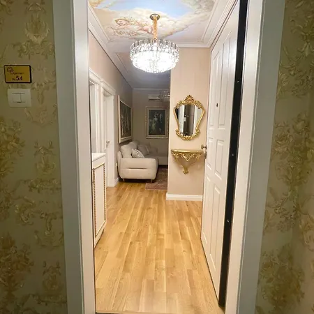 Deoni Luxury Apartment *