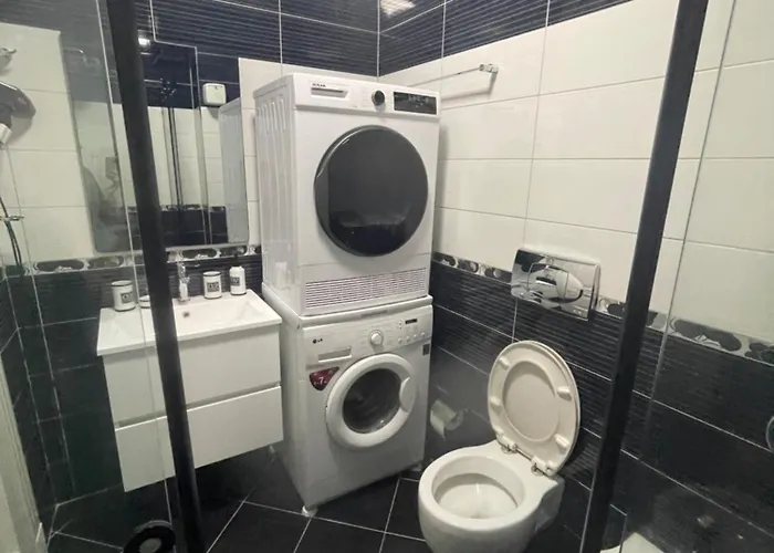 Deoni Luxury 地拉那