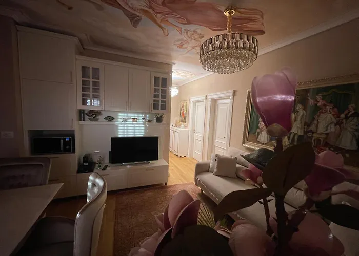 Deoni Luxury 公寓 *